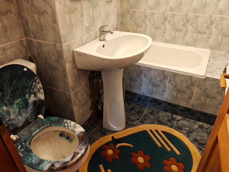 Apartament cu 2 camere decomandat, mobilat în Central