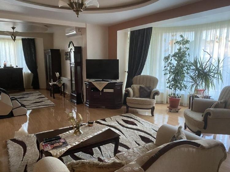 Casă individuală cu 5 camere cu Canalizare în Energia