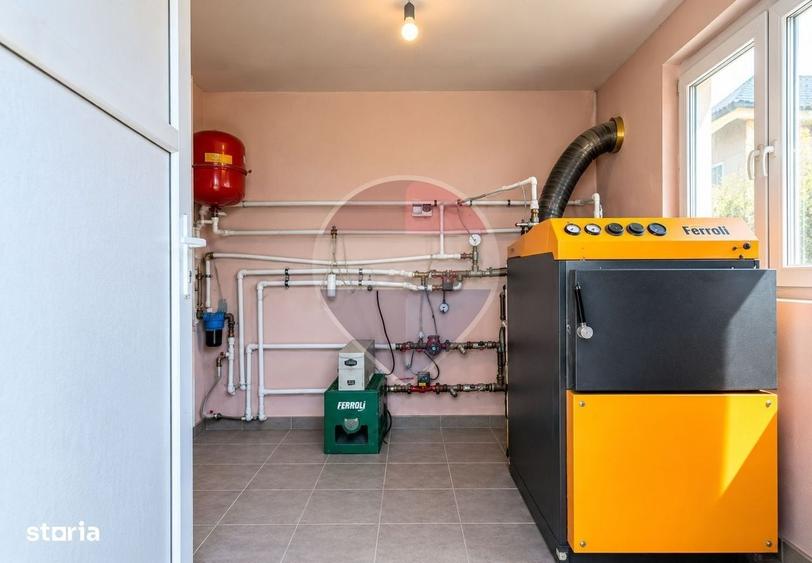 Spațiu comercial, de 400 mp, în Valea Nacului