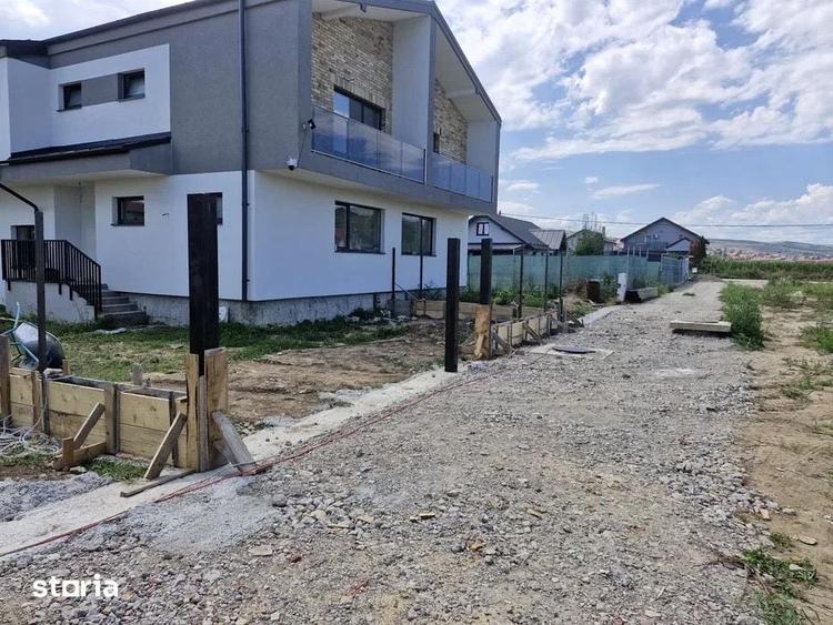 Casă cu 4 camere cu Teren 500 Mp în Jucu