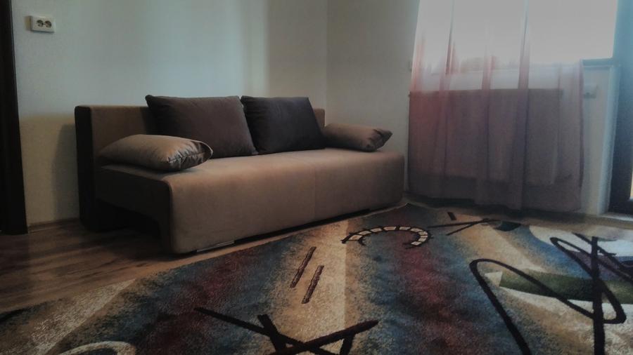 Apartament cu 2 camere semidecomandat în Berceni