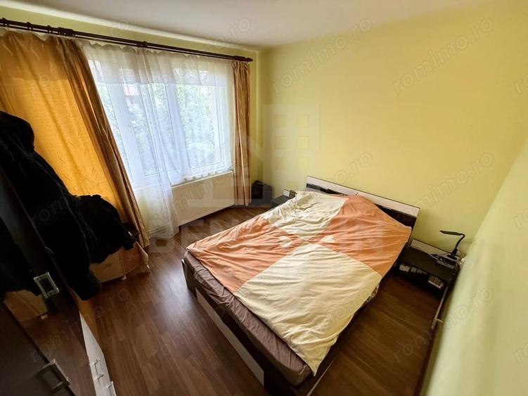 Apartament cu 3 camere decomandat în Craiter
