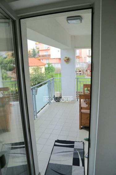 Apartament cu 3 camere semidecomandat, mobilat în Zorilor