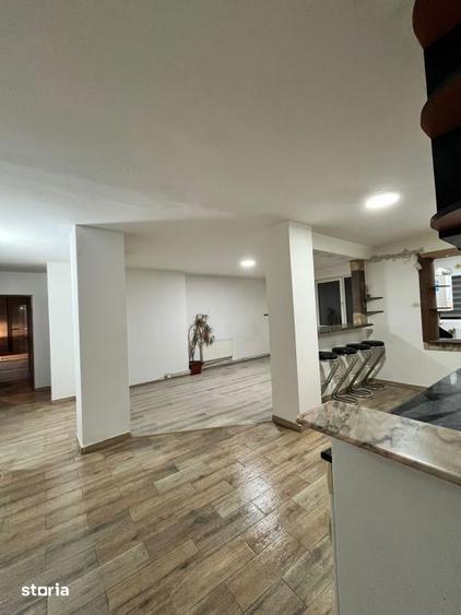 Apartament cu 4 camere decomandat în Central