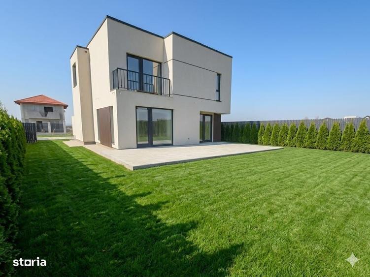 Casă cu 4 camere în Valea Lupului
