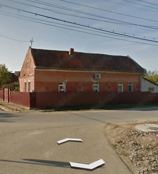 Casă cu Teren 2017 Mp în Sacoșu Mare