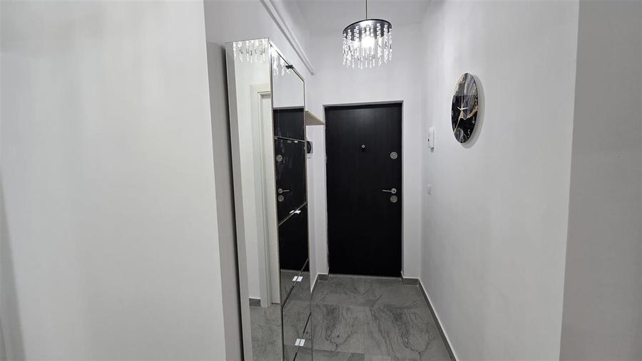 Apartament cu 3 camere decomandat, mobilat în Sud