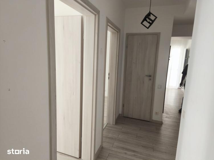 Apartament cu 4 camere în Drumul Taberei