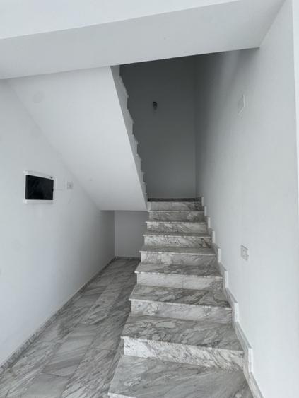 Duplex cu 4 camere cu Canalizare în Albert