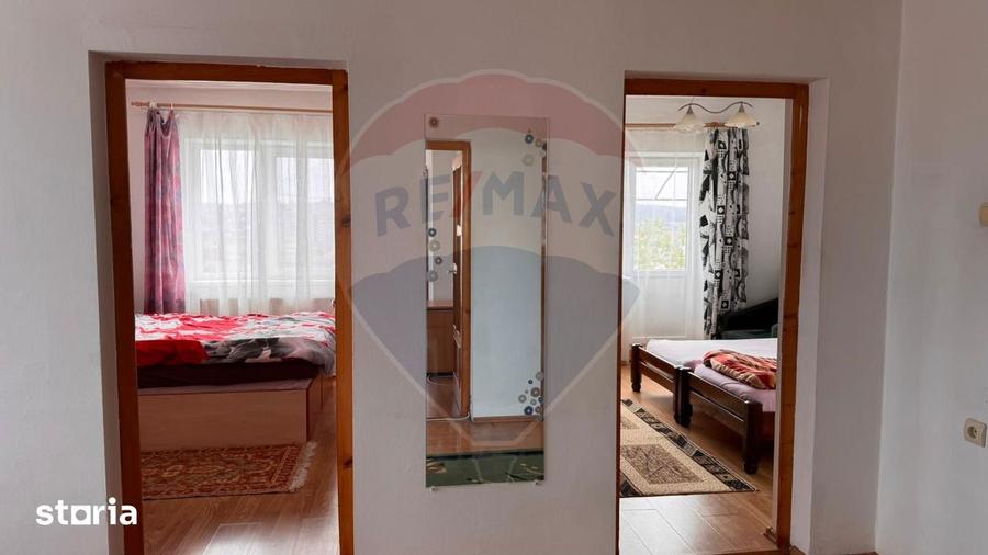 Apartament cu 3 camere semidecomandat, mobilat în Dâmbul Rotund