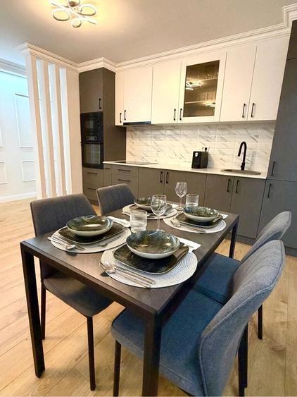 Apartament cu 3 camere decomandat în Central