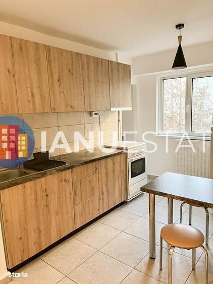Apartament cu 3 camere semidecomandat în Timpuri Noi