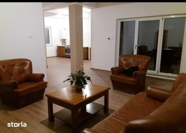 Casă cu 5 camere cu Canalizare în Dumbrăvița