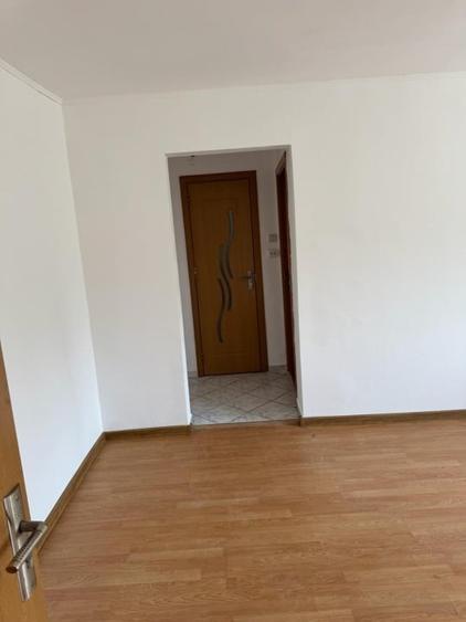 Apartament cu 2 camere semidecomandat în Pantelimon