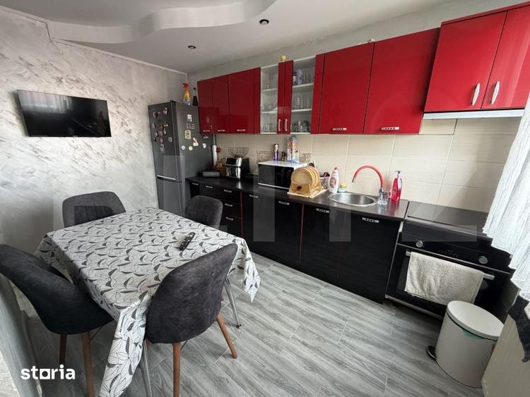 Apartament cu 3 camere decomandat în Plopilor