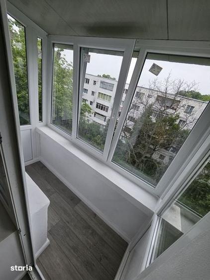 Apartament cu 3 camere semidecomandat în Cina
