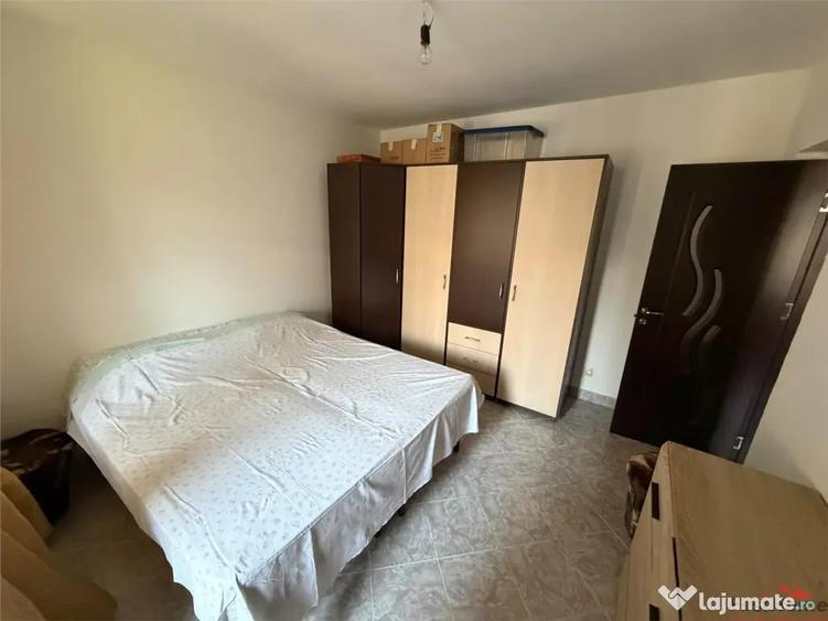 Apartament cu 3 camere decomandat în Sud