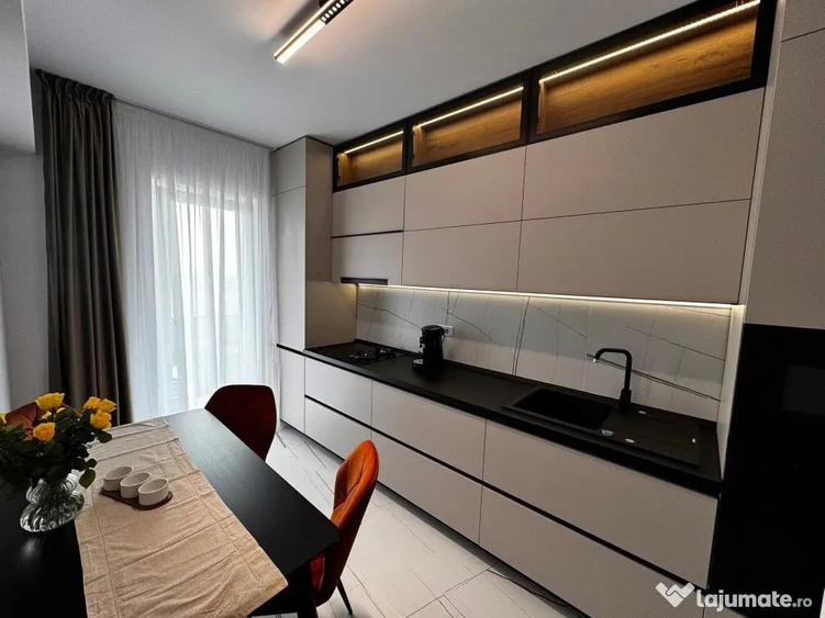 Apartament cu 2 camere decomandat în Central