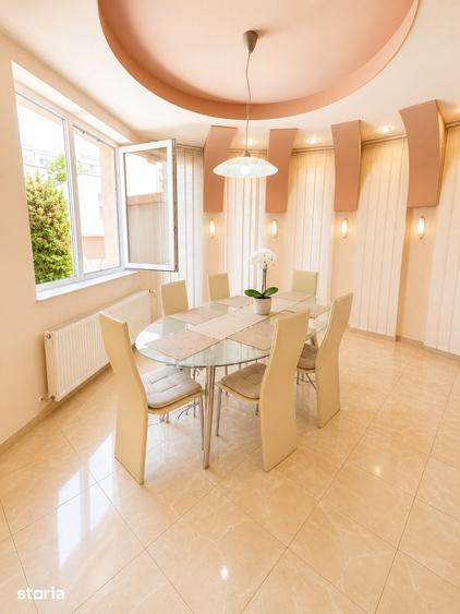 Casă cu 5 camere cu Teren 298 Mp în Rogerius