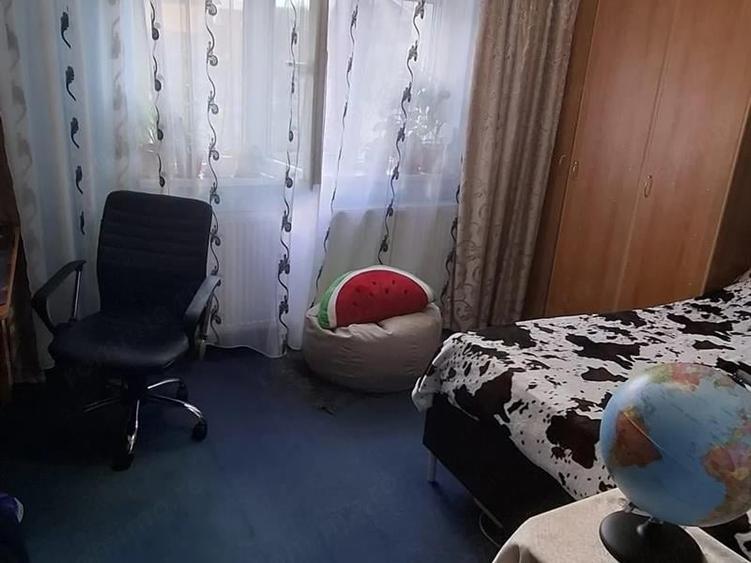 Apartament cu 2 camere semidecomandat, mobilat în Craiovița Nouă