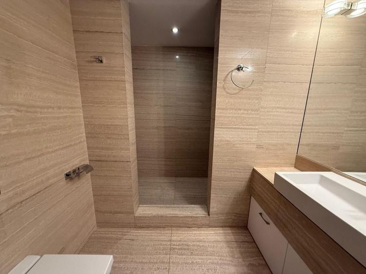 Apartament cu 3 camere semidecomandat, mobilat în Floreasca