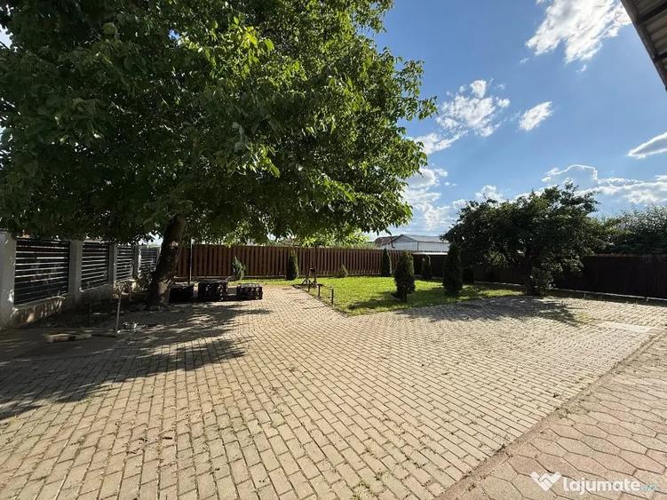 Casă cu 6 camere cu Teren 606 Mp în Central