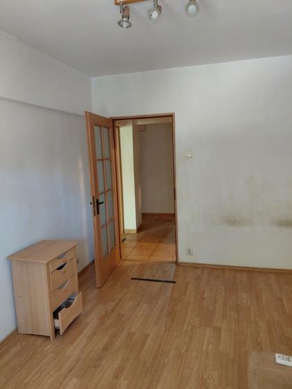 Apartament cu 3 camere decomandat în Sebastian