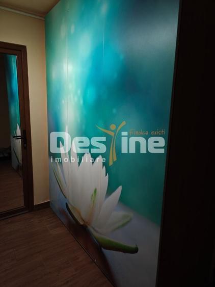 Apartament cu 3 camere decomandat, mobilat în Central
