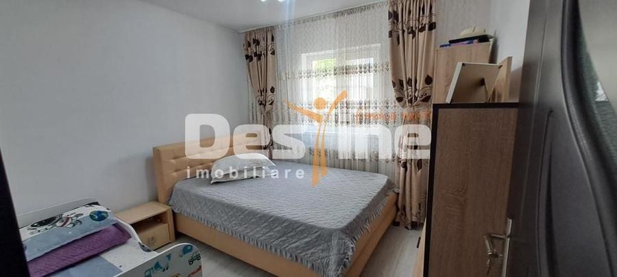 Apartament cu 3 camere semidecomandat, mobilat în Tătărași