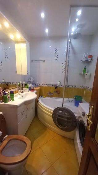 Apartament cu 4 camere decomandat, mobilat în Iancului