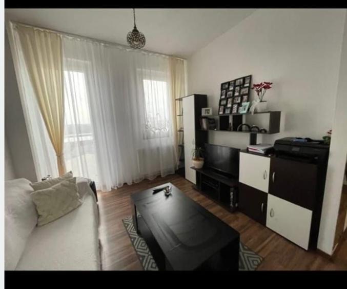 Apartament cu 2 camere decomandat în UTA