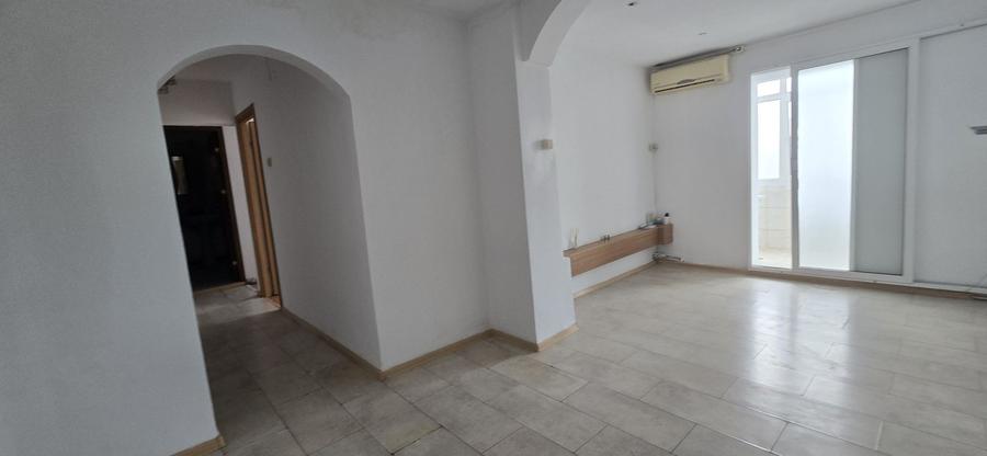 Apartament cu 3 camere decomandat în Micro 6
