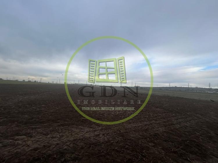 Teren Construcții intravilan de 10000 mp, în Șimnicu de Sus