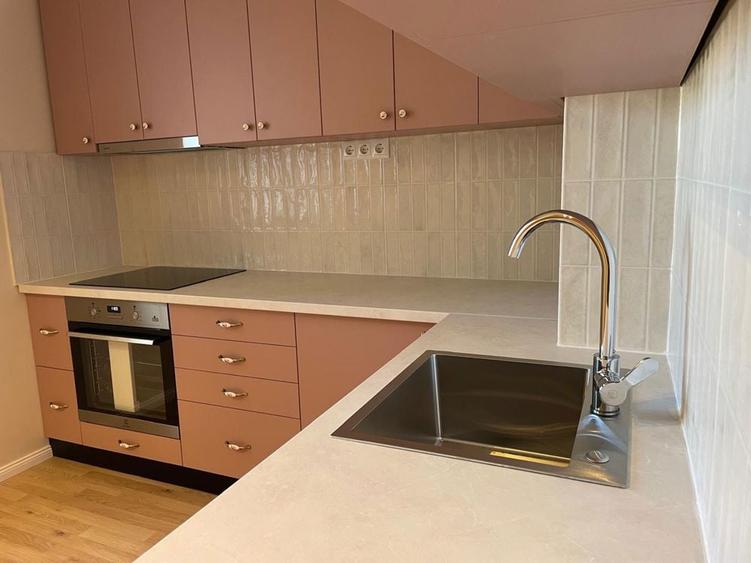 Apartament de vanzare 3 camere Decomandat - 1