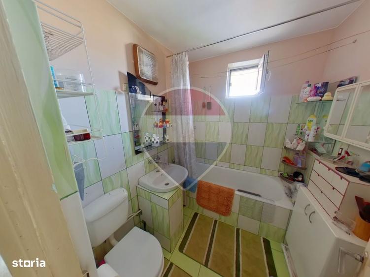 Apartament cu 3 camere decomandat în Sud
