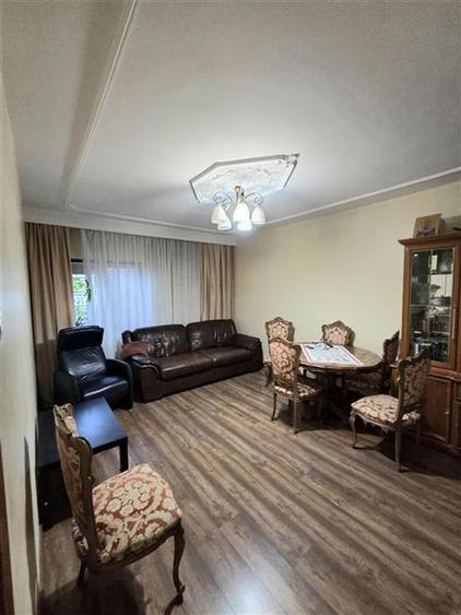 Apartament cu 4 camere decomandat, mobilat în Casa de Cultură