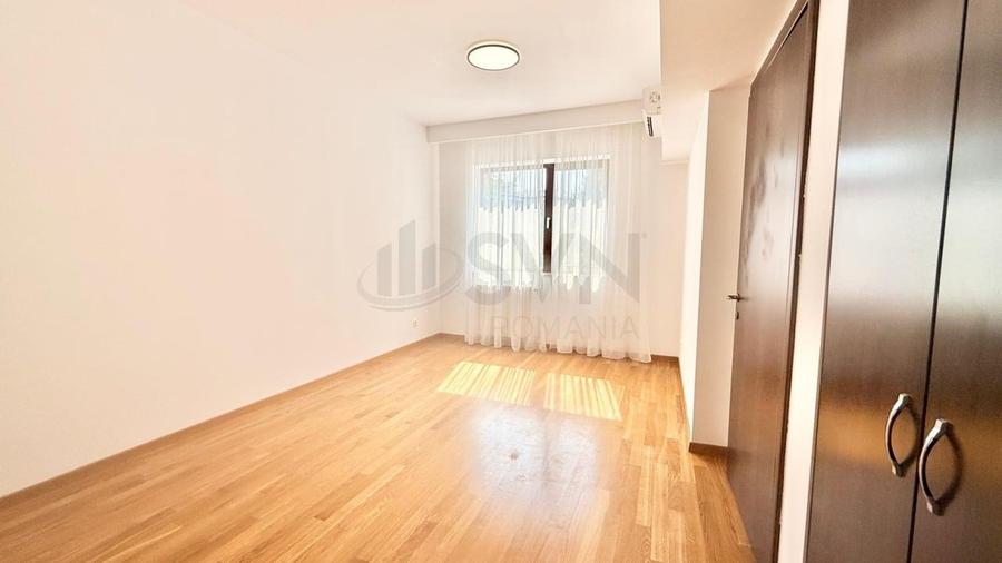 Apartament cu 4 camere decomandat în Kiseleff