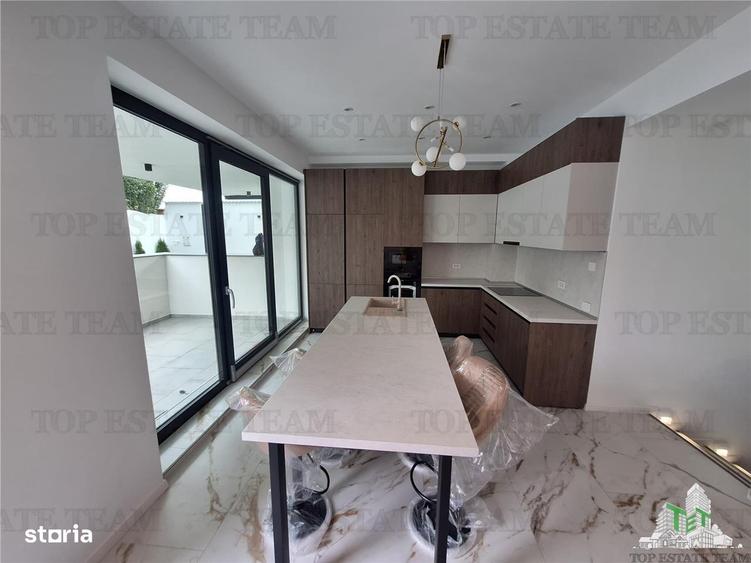 Casă cu 7 camere cu Teren 523 Mp în Central