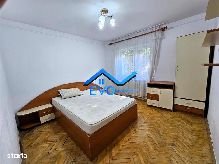 Apartament cu 3 camere decomandat în Nicolina