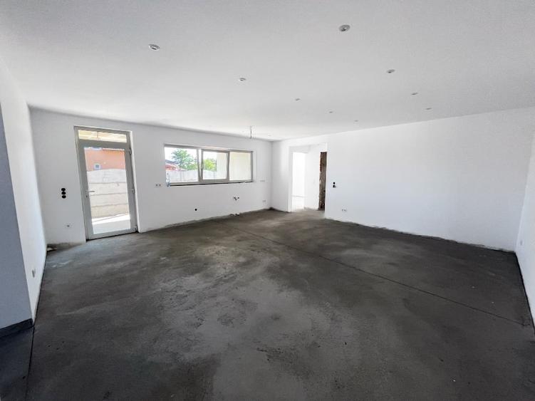 Casă individuală cu 3 camere cu Teren 676 Mp în Lazuri