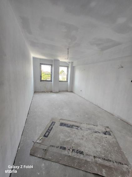 Casă cu 4 camere cu Teren 390 Mp în Independenței