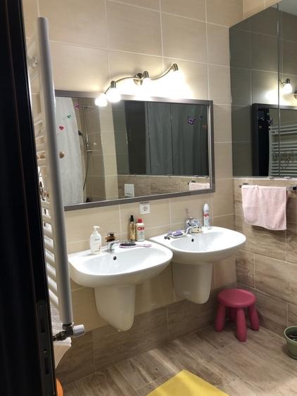 Apartament cu 4 camere decomandat, mobilat în Răcădău