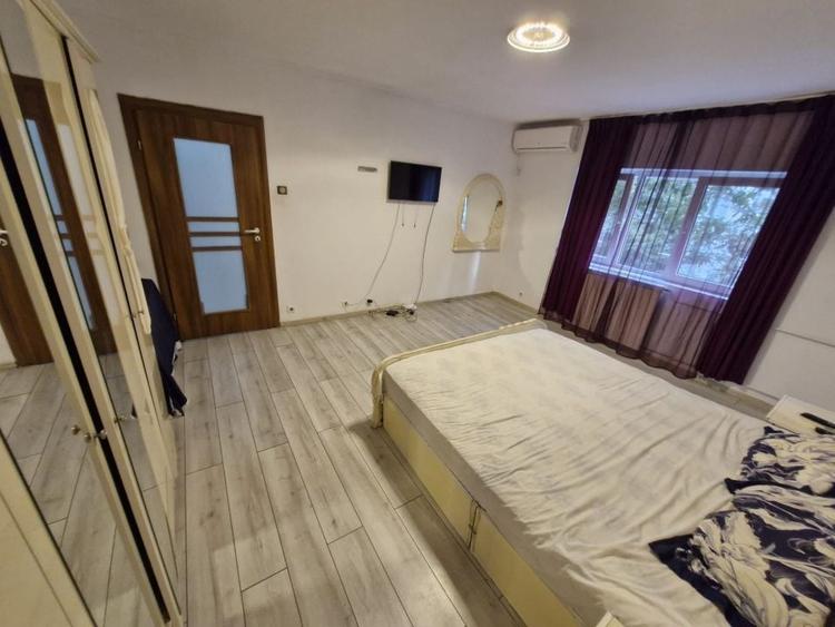 Apartament cu 3 camere decomandat, mobilat în Vitan Mall