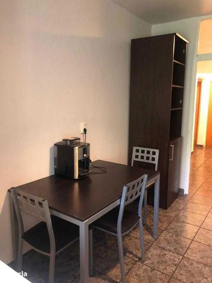 Apartament cu 3 camere decomandat, mobilat în Berceni