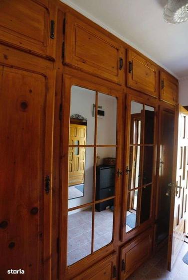Casă cu 4 camere în Oglinzi