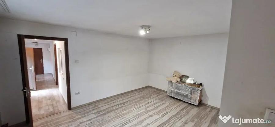 Casă cu 4 camere cu Teren 243 Mp în Alexandriei