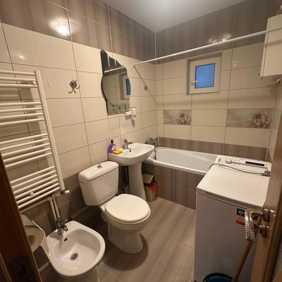 Apartament cu 2 camere semidecomandat în Broșteni