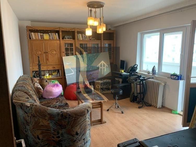 Apartament cu 4 camere decomandat în Lujerului