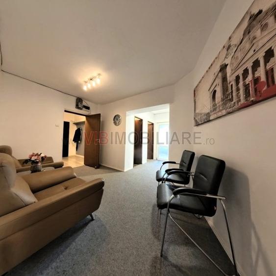 Apartament cu 4 camere decomandat în Universitate