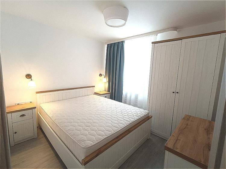 Apartament cu 2 camere semidecomandat, mobilat în P-ța Romană